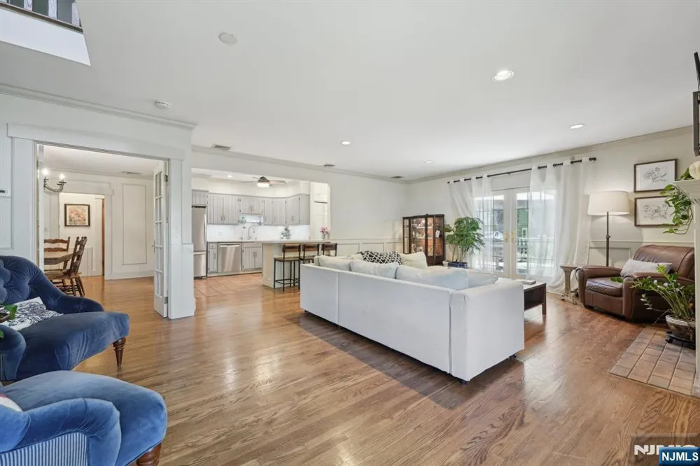 211 Pinelynn Road Glen Rock, NJ 07452