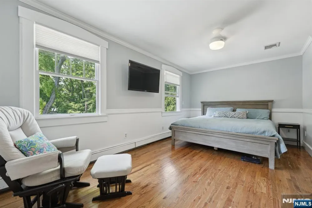 211 Pinelynn Road Glen Rock, NJ 07452
