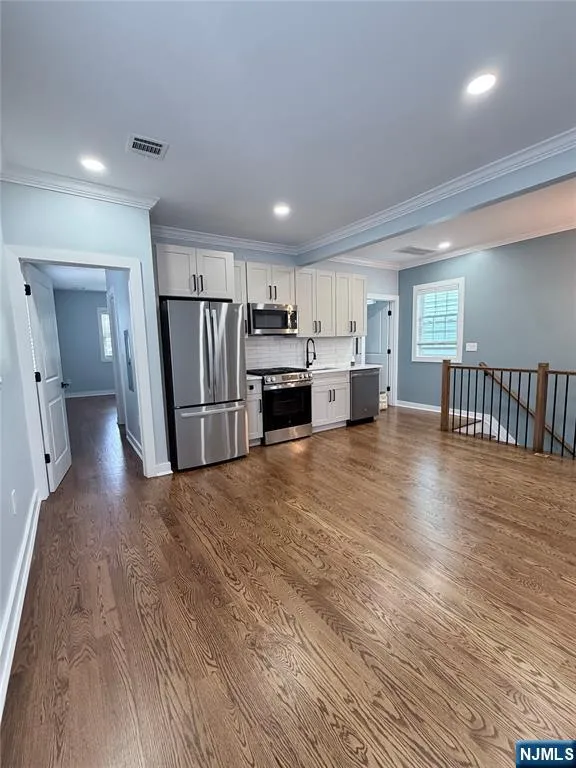 8 Essex Street Nutley, NJ 07110