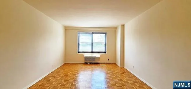 2348 Linwood Avenue 4M Fort Lee, NJ 07024