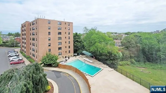 2348 Linwood Avenue 4M Fort Lee, NJ 07024