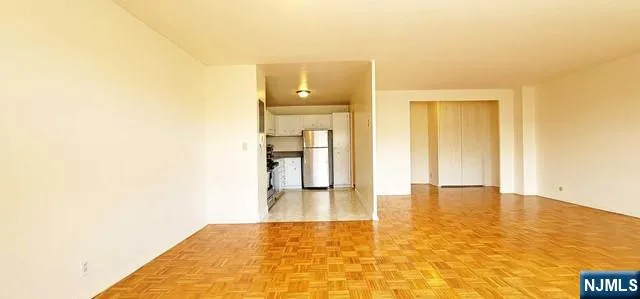 2348 Linwood Avenue 4M Fort Lee, NJ 07024