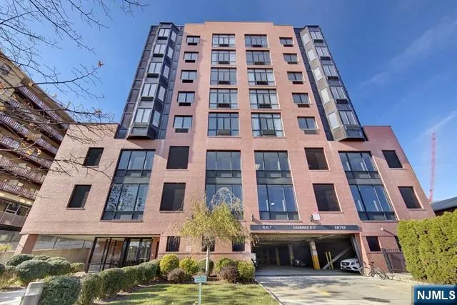 29 1st Street 505 Hackensack, NJ 07601