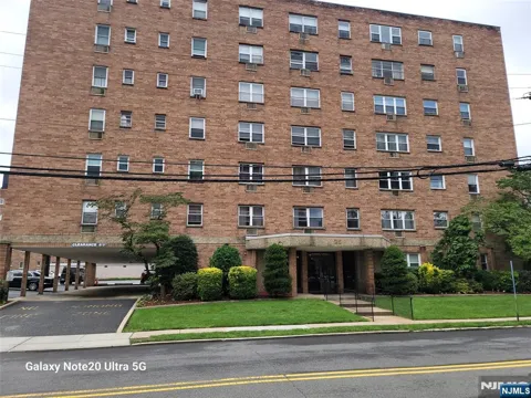 25 Jefferson Street 3G