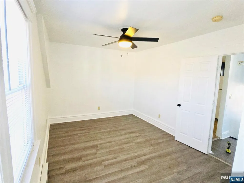 10-14 Noll Place 3 Newark, NJ 07106