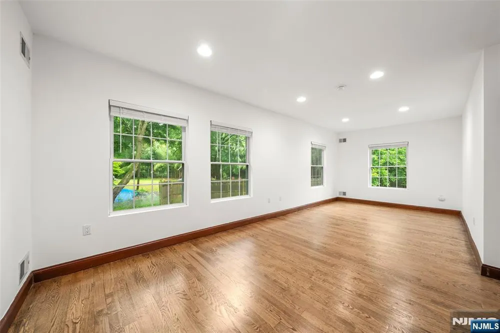 385 Livingston Street Norwood, NJ 07648