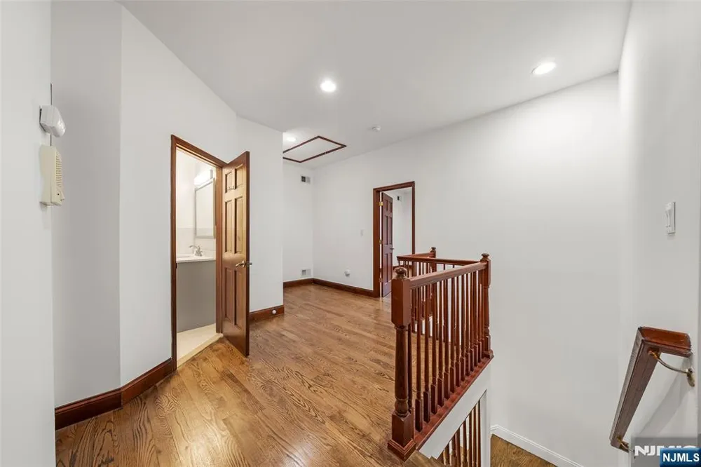 385 Livingston Street Norwood, NJ 07648