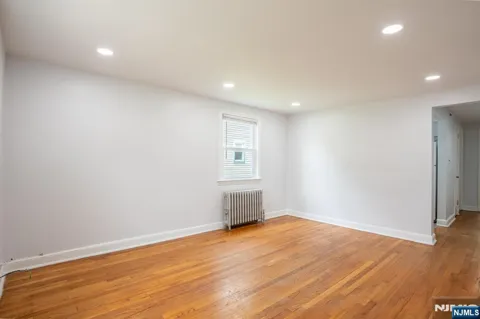 18 E 7th Street 1