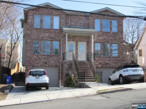 843 Pleasantview Terrace 2