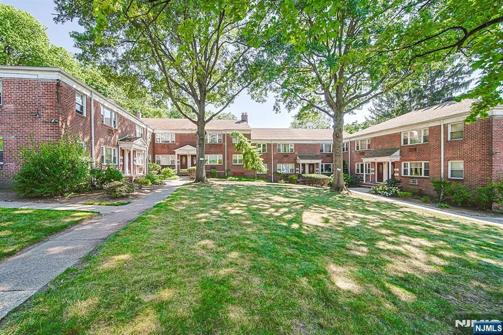 188 Hillside Avenue G2 Leonia, NJ 07605