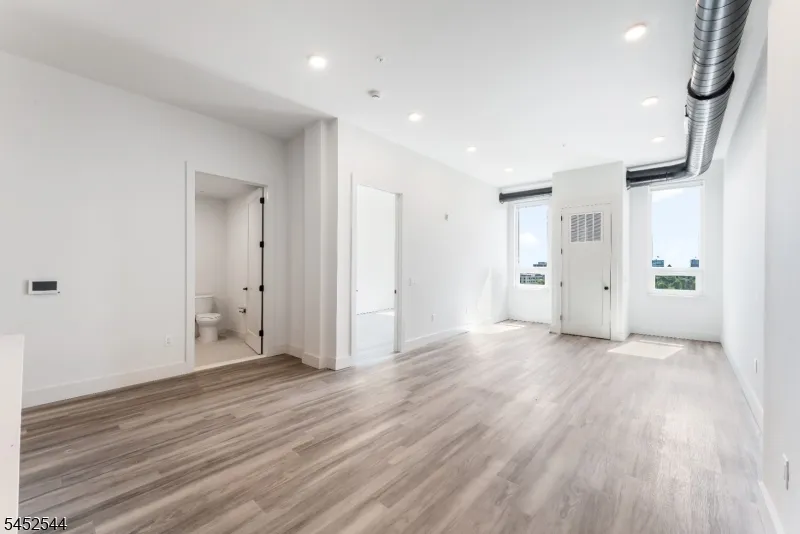 55 Washington St #5F Unit 5F East Orange City, NJ 07017