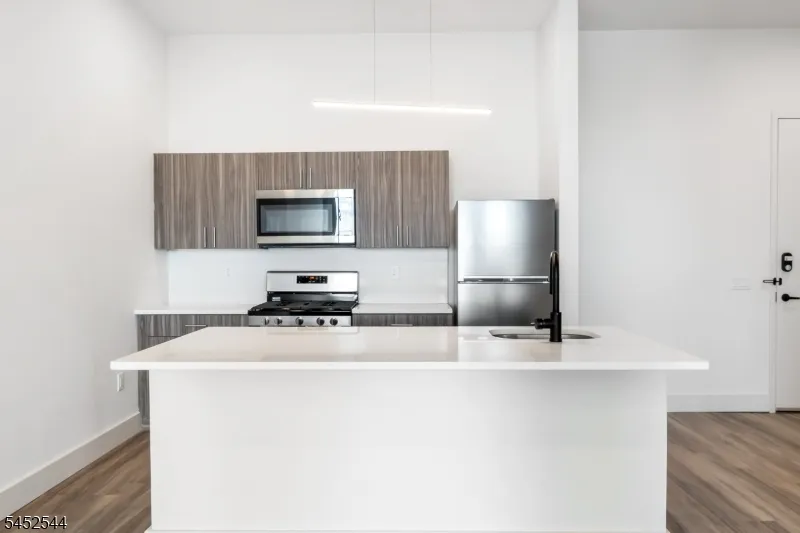 55 Washington St #5F Unit 5F East Orange City, NJ 07017