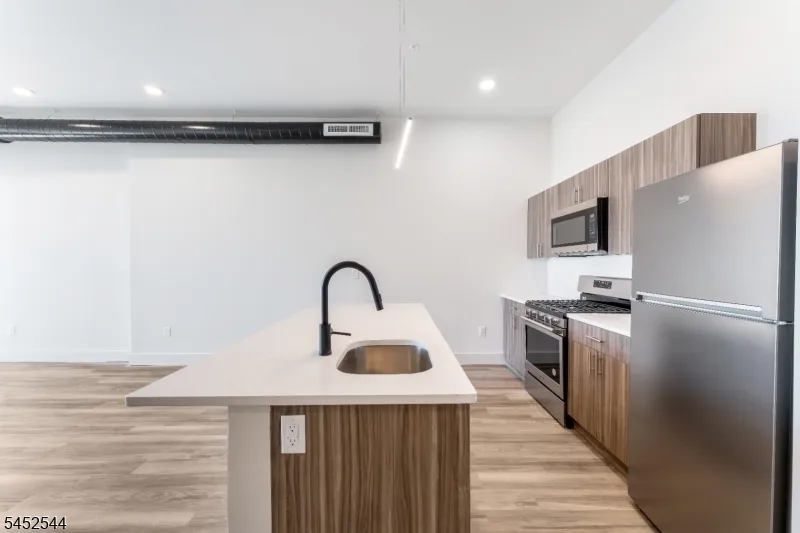 55 Washington St #5F Unit 5F East Orange City, NJ 07017
