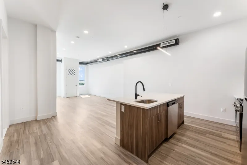 55 Washington St #5F Unit 5F East Orange City, NJ 07017