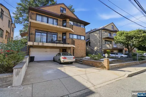 2477 6th Street 1st Floor