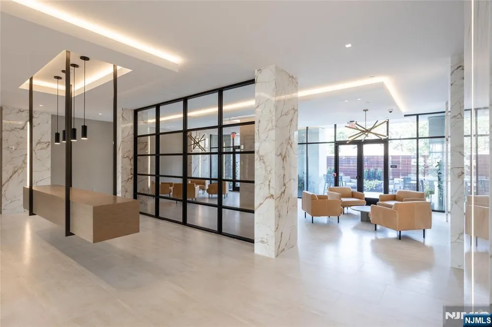 470 Main Street 304 Fort Lee, NJ 07024
