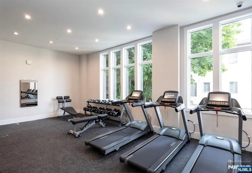 470 Main Street 304 Fort Lee, NJ 07024
