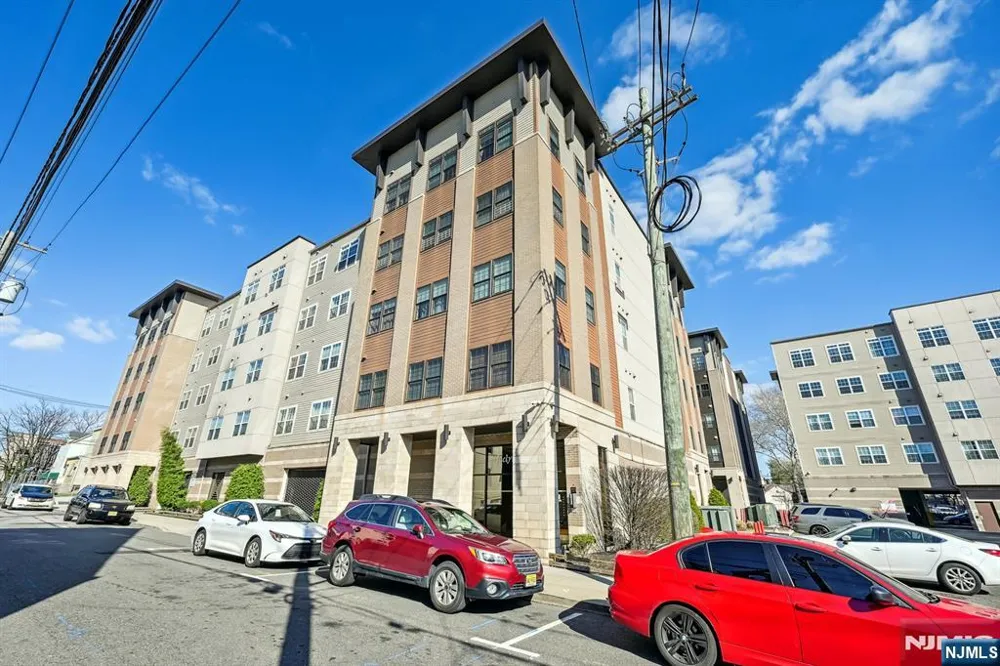 5808 Washington Street 507 West New York, NJ 07093
