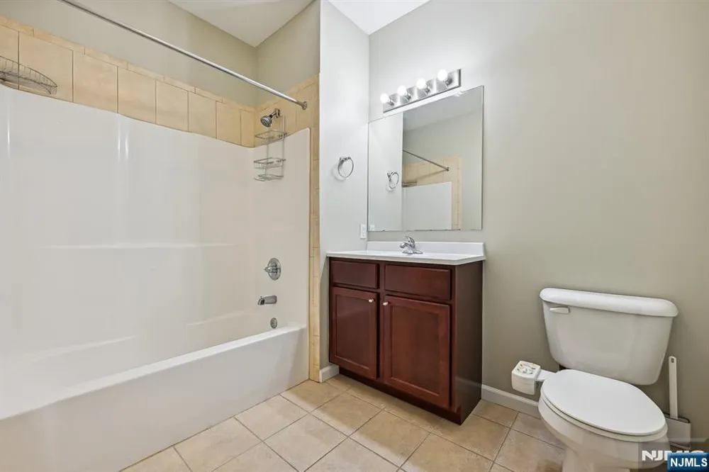 5808 Washington Street 507 West New York, NJ 07093