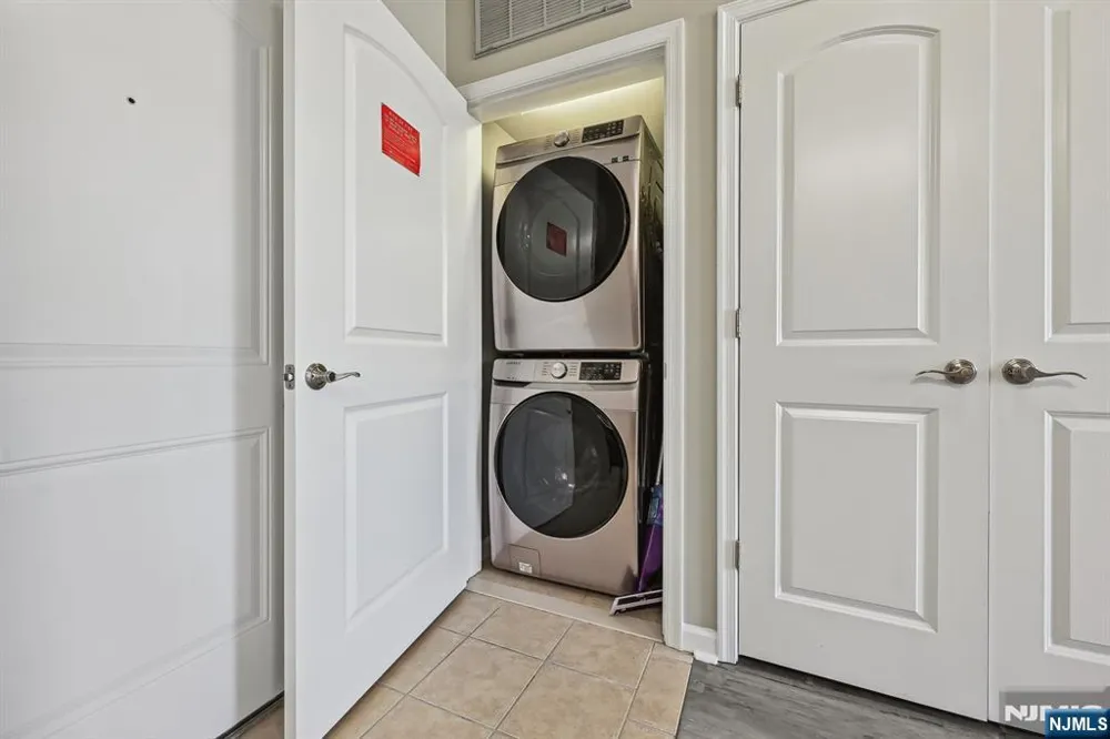5808 Washington Street 507 West New York, NJ 07093