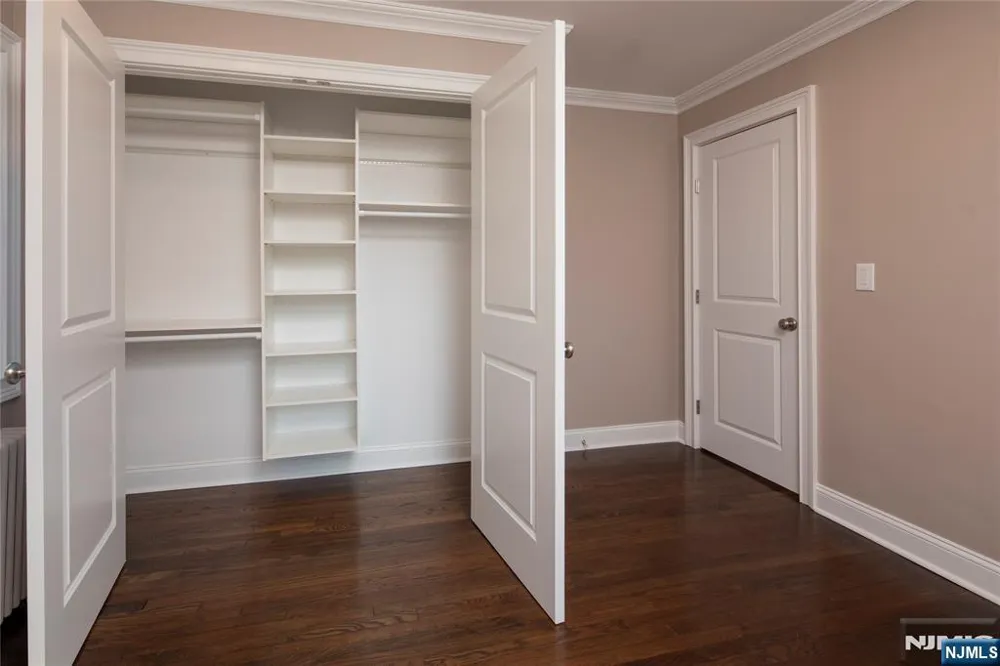 14 Bliss Avenue M Tenafly, NJ 07670
