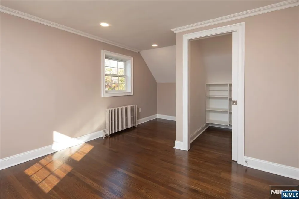 14 Bliss Avenue M Tenafly, NJ 07670