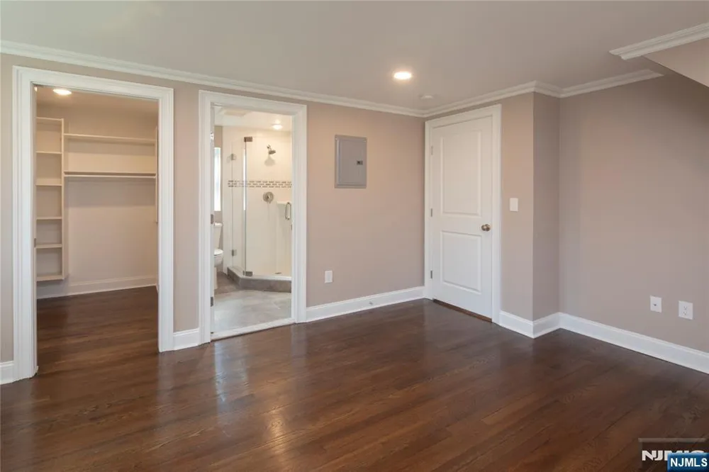 14 Bliss Avenue M Tenafly, NJ 07670