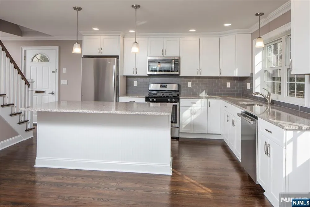14 Bliss Avenue M Tenafly, NJ 07670