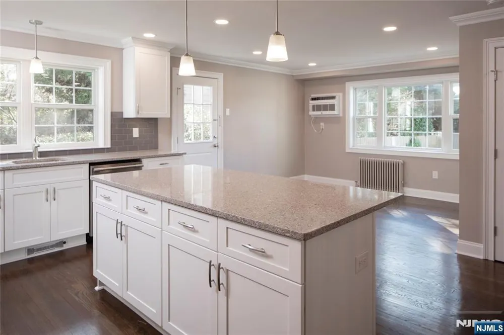 14 Bliss Avenue M Tenafly, NJ 07670