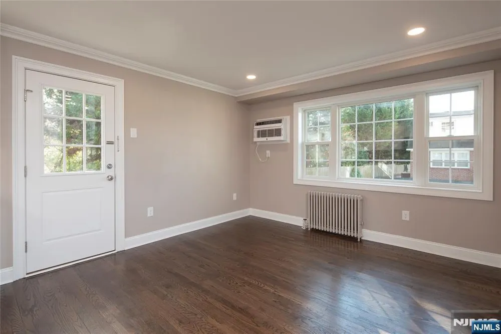 14 Bliss Avenue M Tenafly, NJ 07670