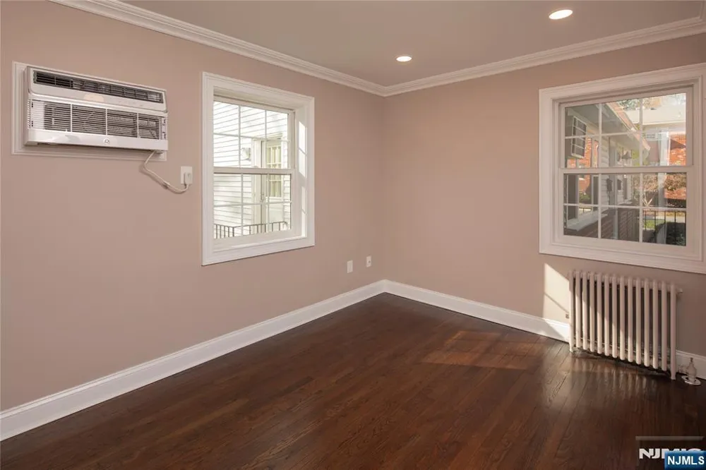 14 Bliss Avenue M Tenafly, NJ 07670