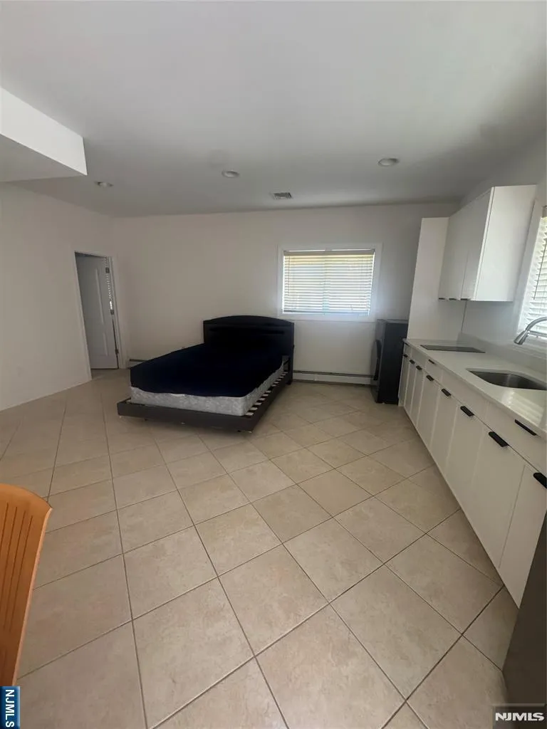 535 7th Street B Palisades Park, NJ 07650