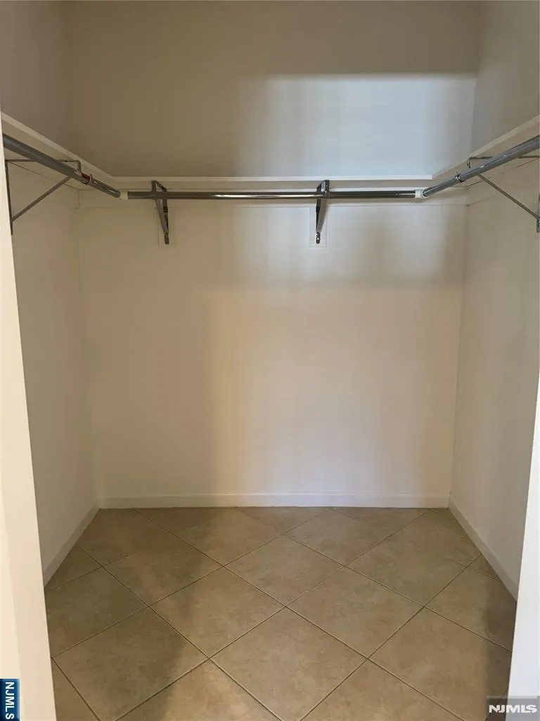 535 7th Street B Palisades Park, NJ 07650