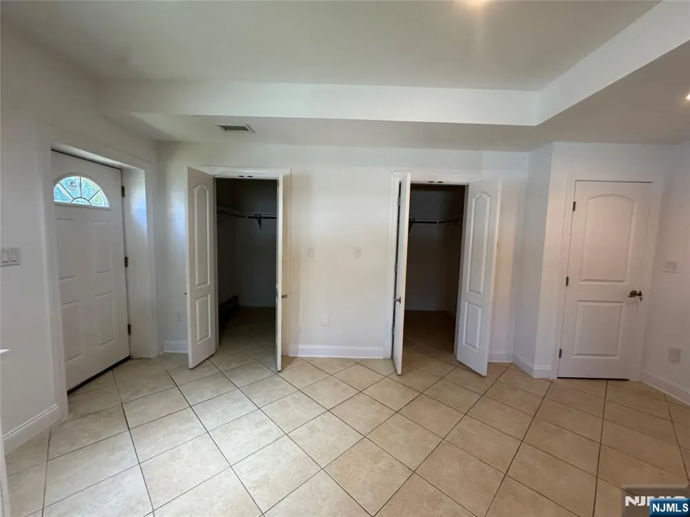 535 7th Street B Palisades Park, NJ 07650