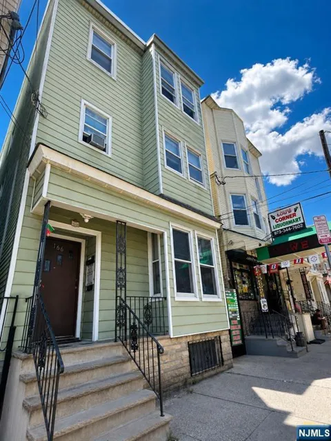 166 Van Buren Street