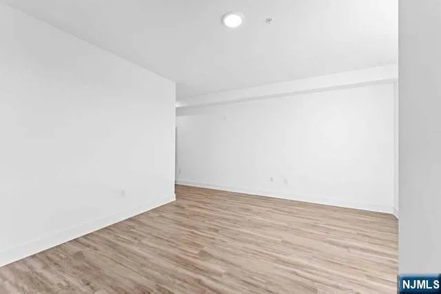 520 Cliff Street 226 Fairview, NJ 07022