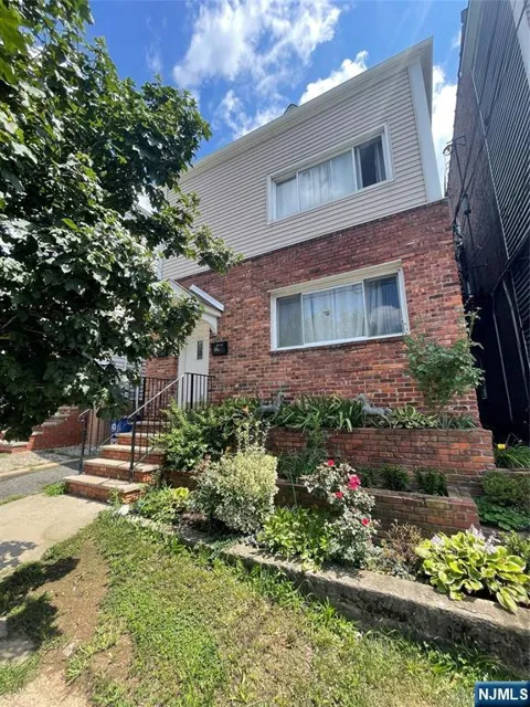 50 Summit Avenue 2