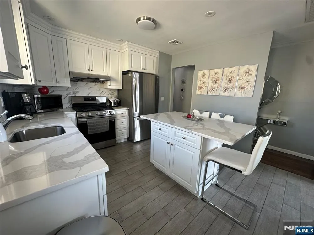9006 Palisade Plaza 2ND + GROUND North Bergen, NJ 07047