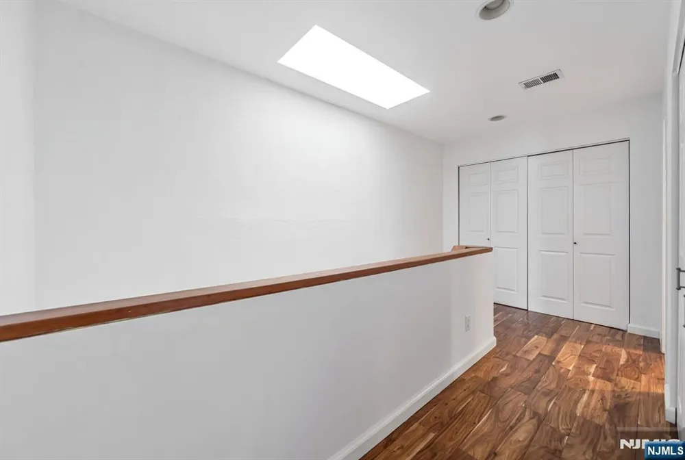 16 Grand Cove Way C16 Edgewater, NJ 07020