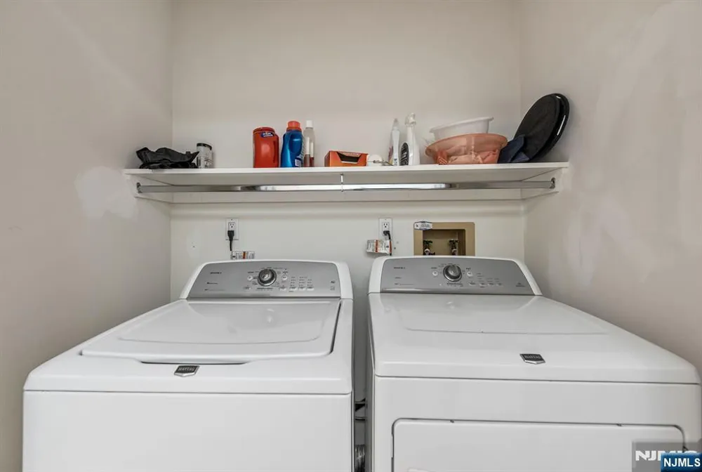 16 Grand Cove Way C16 Edgewater, NJ 07020