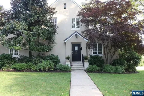 1014 Arcadian Way