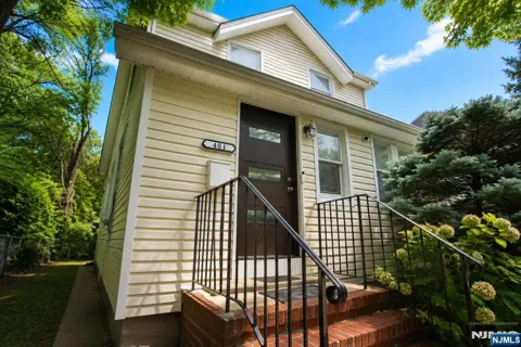 401 Broad Avenue