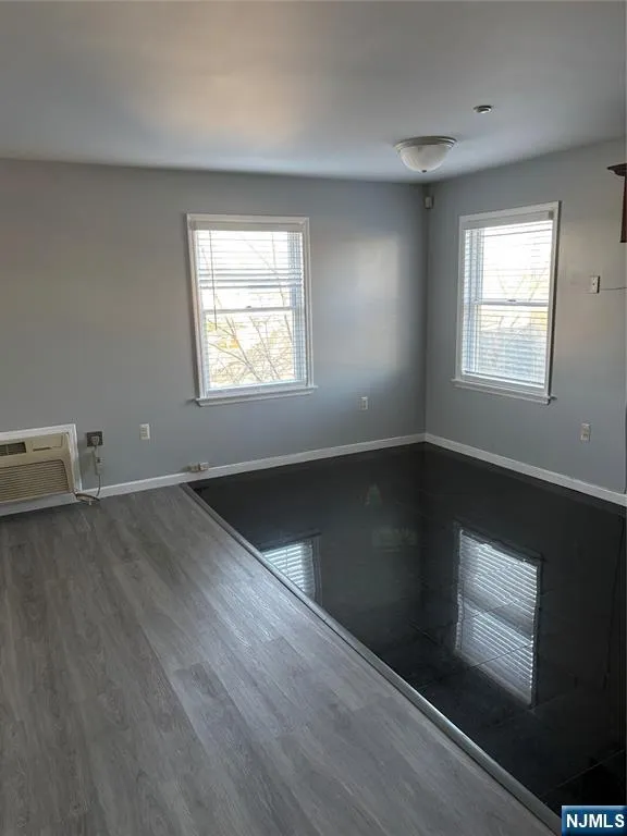 24 S William Street 403 Bergenfield, NJ 07621