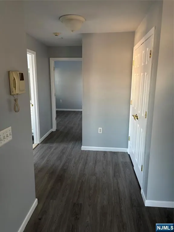 24 S William Street 403 Bergenfield, NJ 07621