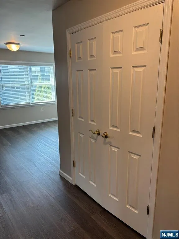 24 S William Street 403 Bergenfield, NJ 07621