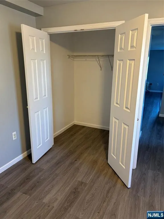 24 S William Street 403 Bergenfield, NJ 07621