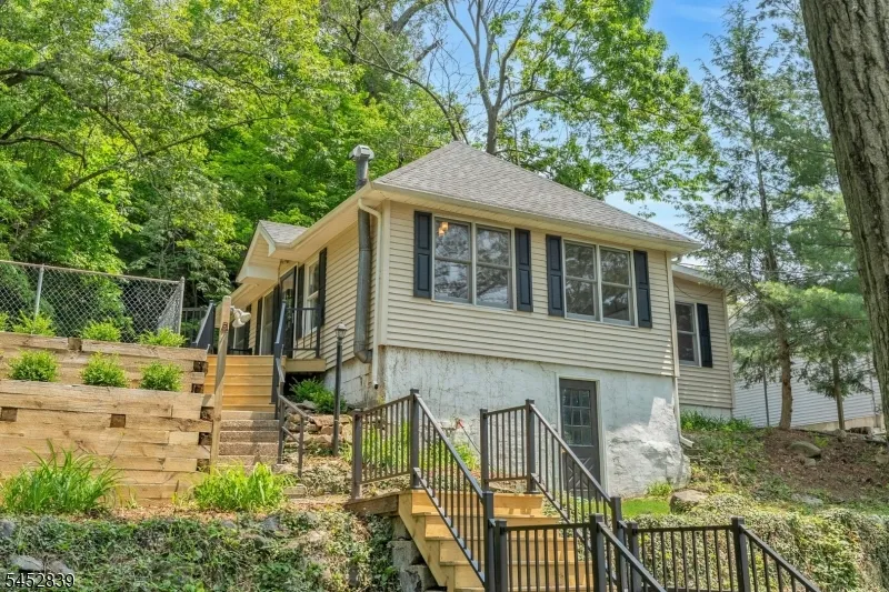 358 Lakeview Ave Ringwood, NJ 07456