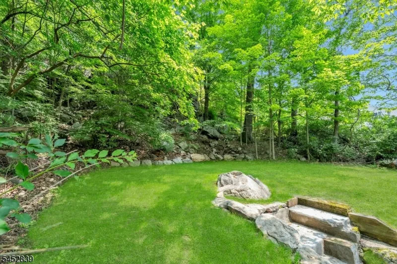 358 Lakeview Ave Ringwood, NJ 07456