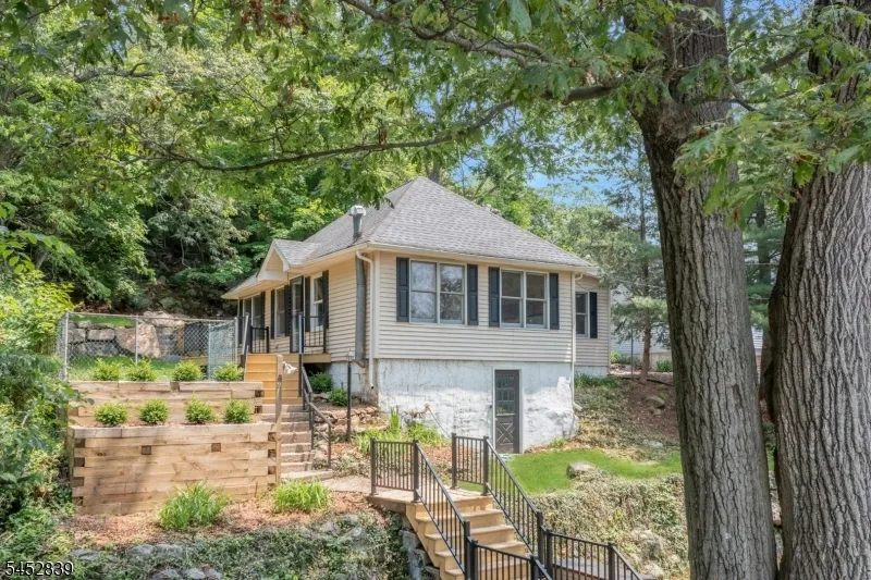 358 Lakeview Ave Ringwood, NJ 07456