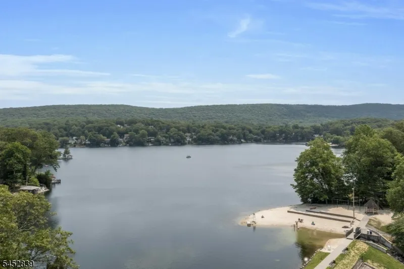 358 Lakeview Ave Ringwood, NJ 07456